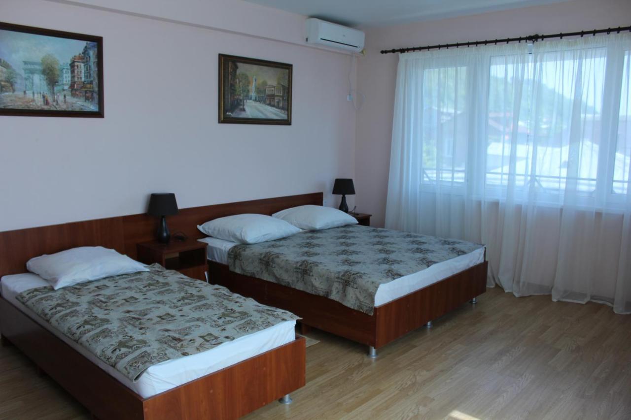 Guest House Zvanba Gagra Extérieur photo