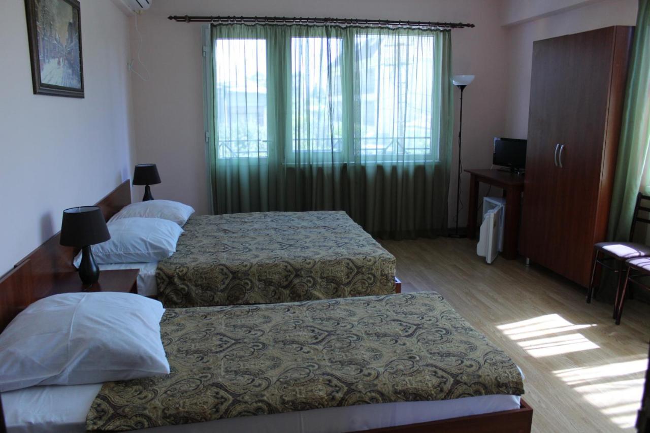 Guest House Zvanba Gagra Extérieur photo